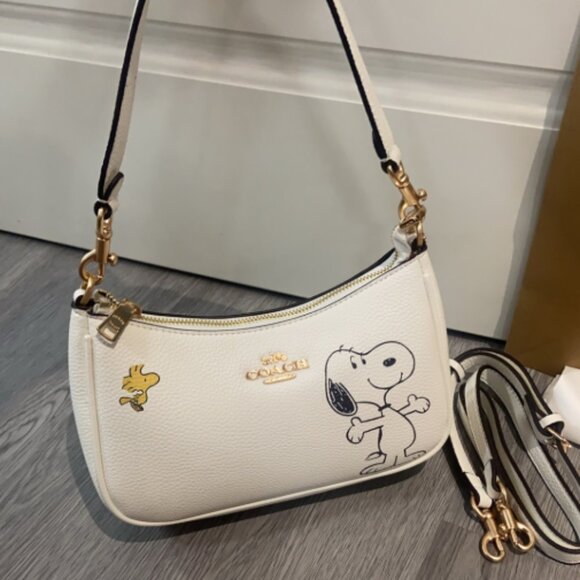 COACH Shoulder Bag - Picture 2 of 9